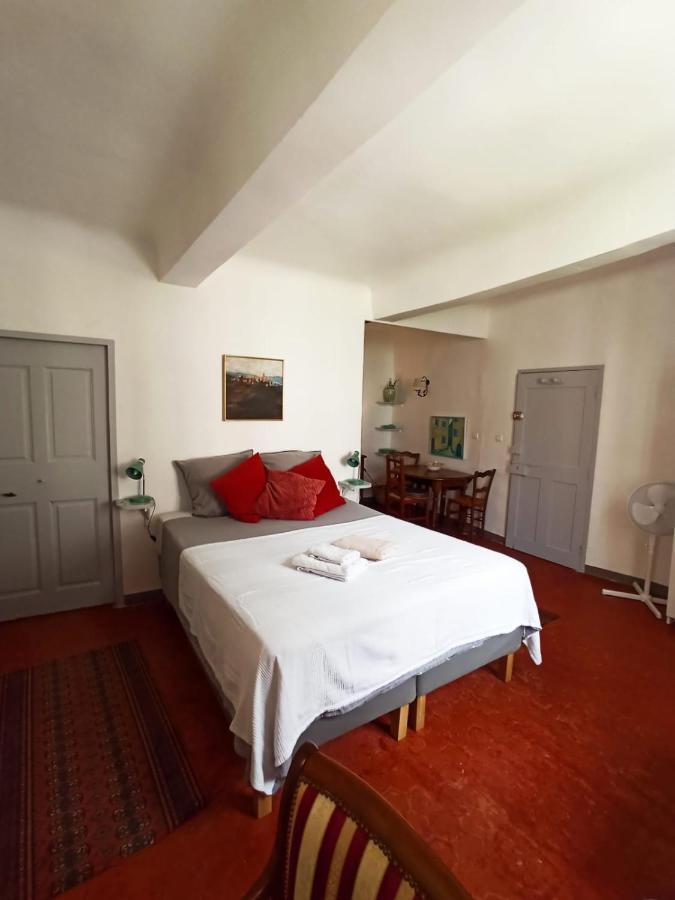 La Maison Des Artistes Daire Cotignac Dış mekan fotoğraf